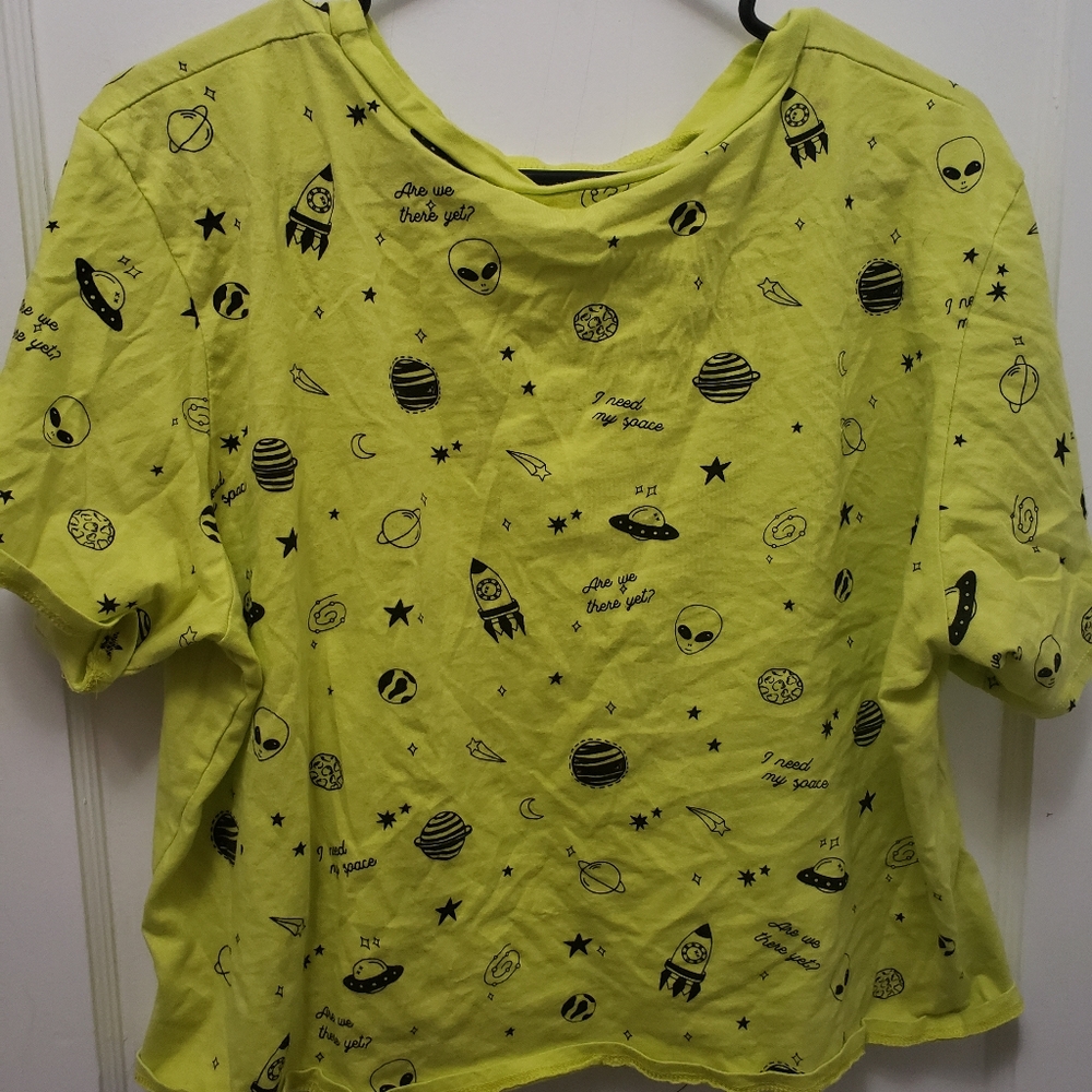Alien crop tshirt